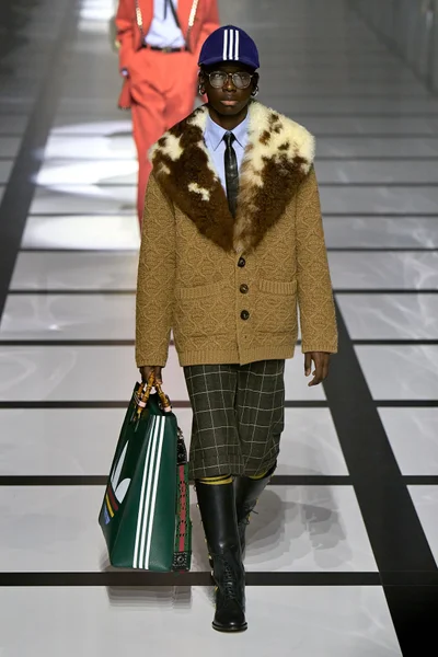 Look 28